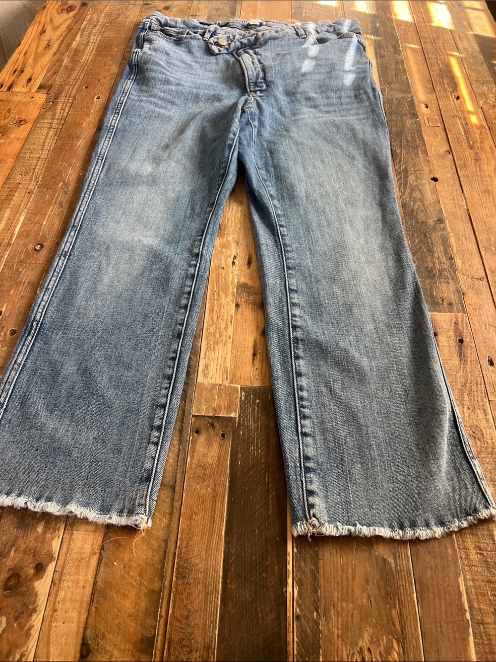 Good American Light Wash Frayed Hem Wide-Leg Jeans